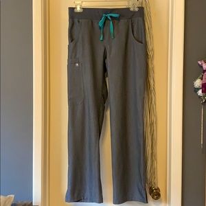 Figs Cade Cargo Scrub Pants - petite